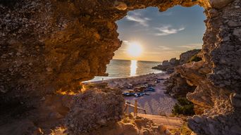 Sonnenuntergang am Strand von Albanien