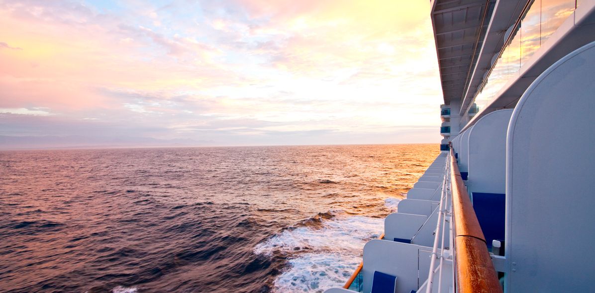 Ausblick aufs Meer von einem Kreuzfahrtschiff