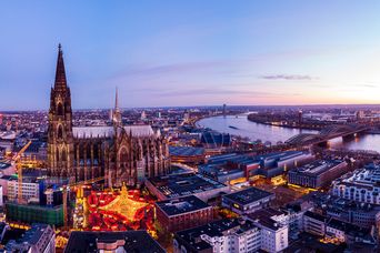 Weihnachtsmarkt auf der Kölner Domplatte