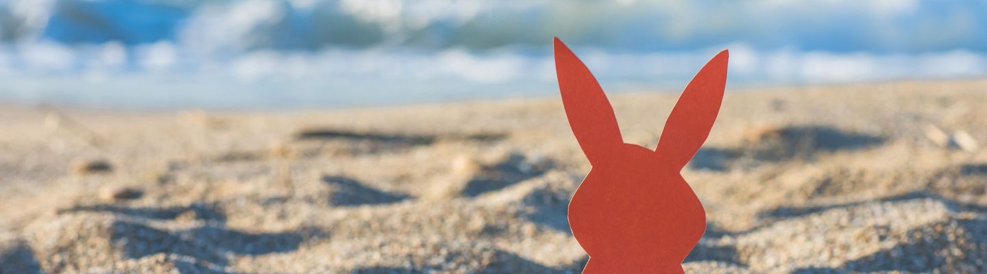 Osterhase am Strand