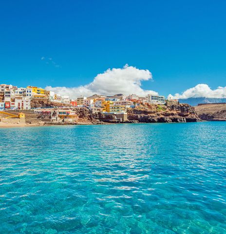 Stadt an der Küste von Gran Canaria