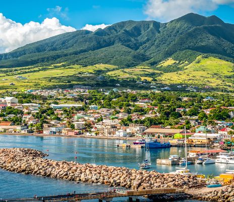 Hafen und Landschaft von Saint Kitts