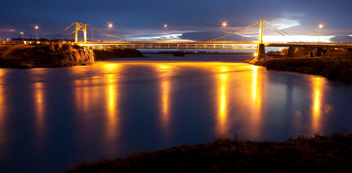 Selfoss bei Nacht