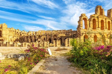 Antike afrikanisches römisches Kolosseum mit Ruinen in El Djem in Tunesien