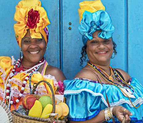 Kubanerinnen in traditioneller Kleidung