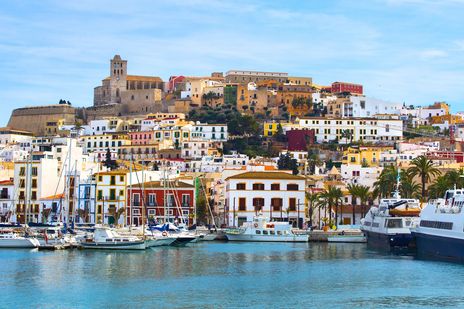 Blick auf Ibiza Stadt auf der Insel Ibiza