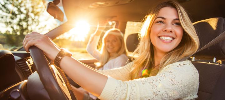 Frauen im Auto