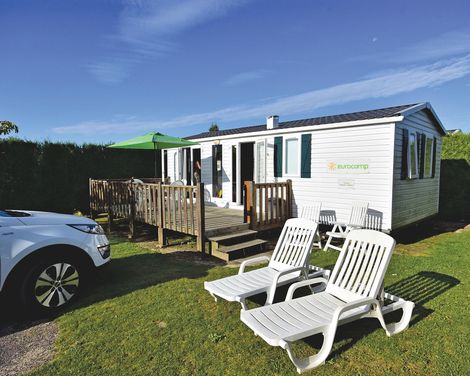 Familien-Campingurlaub mit Aufenthalt auf dem Eurocamp Campingplatz La Croix du Vieux Pont in Berny-Rivière