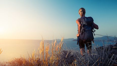 Frau am wandern