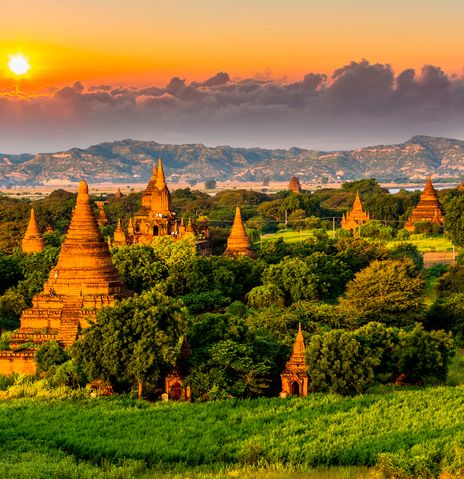 Tempelanlage Bagan bei Sonnenuntergang