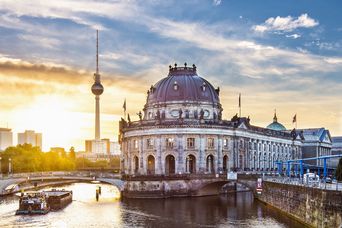 Blick auf den Fernsehturm in Berlin, Deutschland