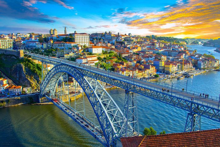 Berühmte Brücke von Porto in Portugal