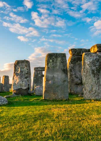 Stonehenge Steinkreis in der Landschaft von Südengland