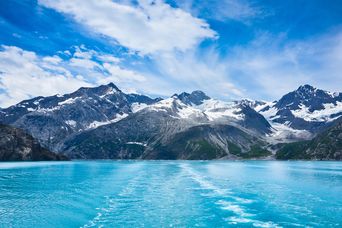 Blick vom Schiff auf den Glacier Bay in Nordamerika, Alaska