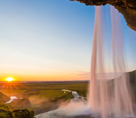 Seljalandsfoss Wasserfall mit Sonnenuntergang