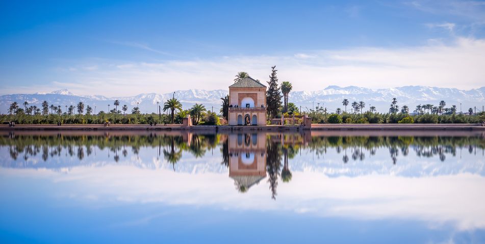 Garten und See in Marrakesch in Marokko