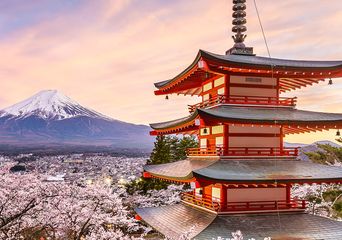 Chureito-Pagode mit Blick auf den Fuji in Japan