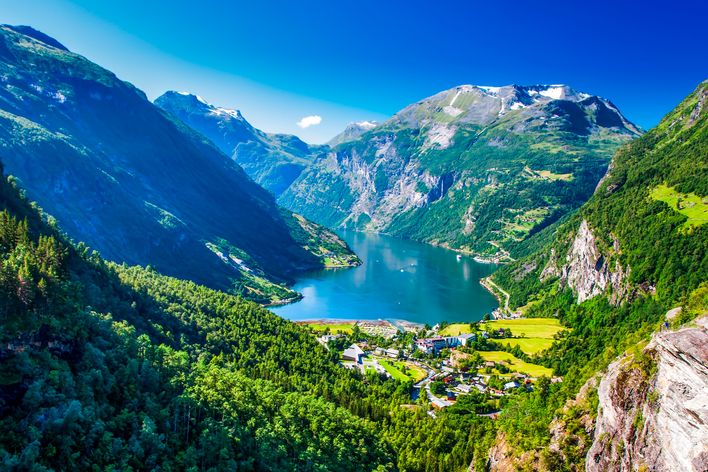 Geiranger Kreuzfahrt mit idyllischer Landschaft