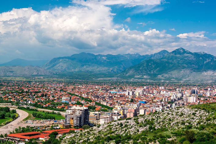 Blick auf Shkodra in Albanien