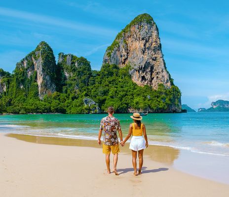Pärchen am Strand von Krabi