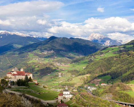 Bergpanoramen und historische Radwege erleben-1