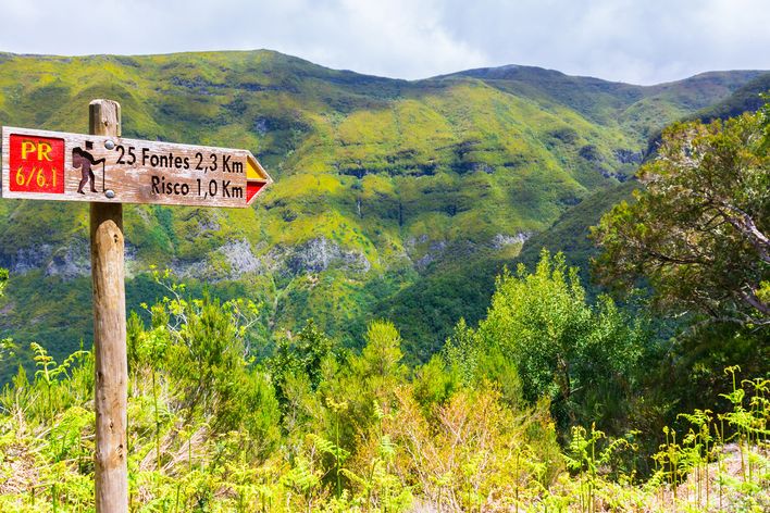 Wanderwegschild auf Madeira