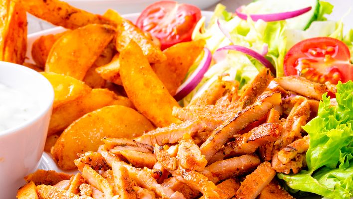 Gyros Teller mit Fleisch, Wedges & Salat
