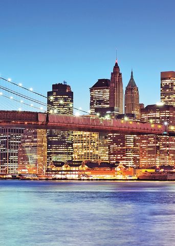 Brooklyn Bridge in New York bei Nacht