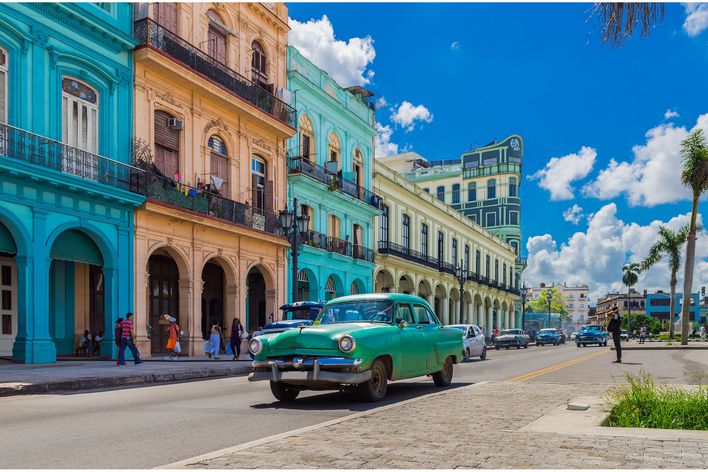 Autos auf Straßen von Havanna