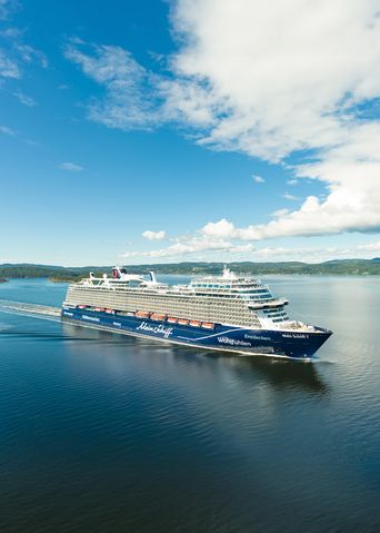 Mein Schiff 7 vor Norwegen