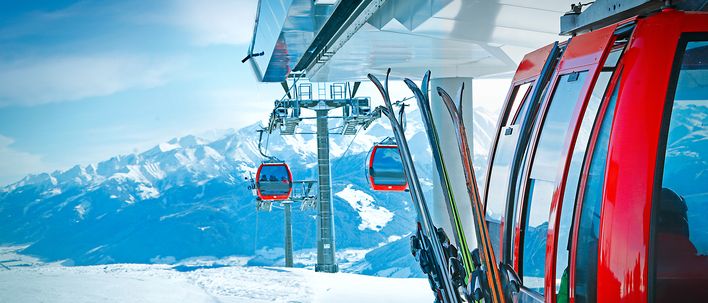 Skilift in den Kitzbüheler Alpen im Winter