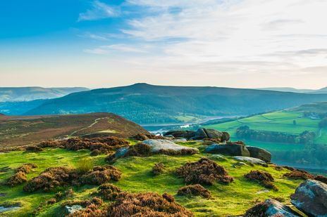 Hügellandschaft im Peak District Nationalpark in England