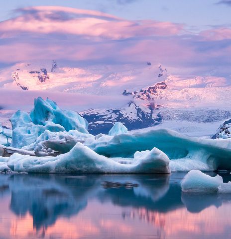 Eislandschaft bei Sonnenuntergang