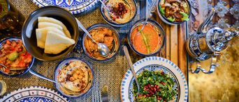 Meze - griechische Vorspeisen-Platte