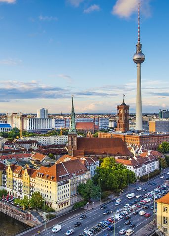 Blick auf den Fernsehturm in Berlin