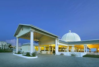 Grand Palladium Lady Hamilton Resort & Spa