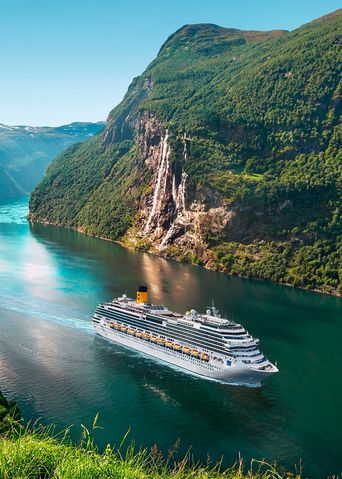 Costa Favolosa auf dem Geirange Fjord