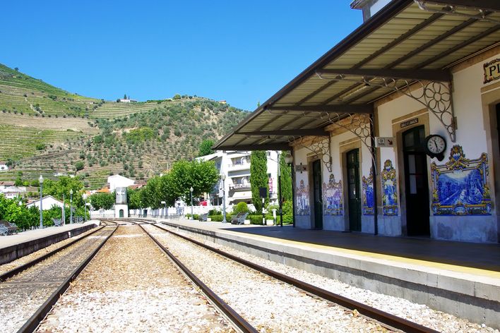 Mosaike an Bahnhof in Portugal