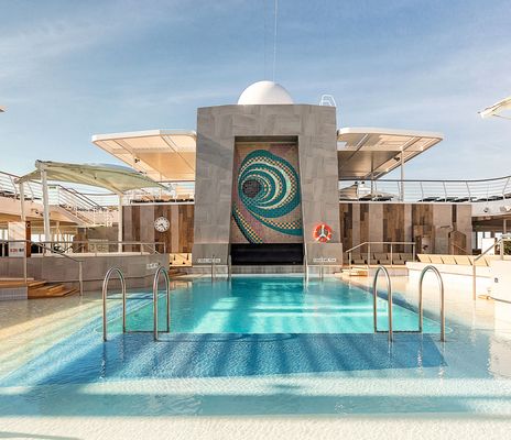 Poolbereich der Mein Schiff 6