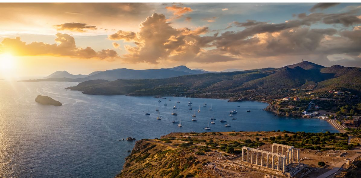 Blick von der Akropolis aufs Meer in Griechenland