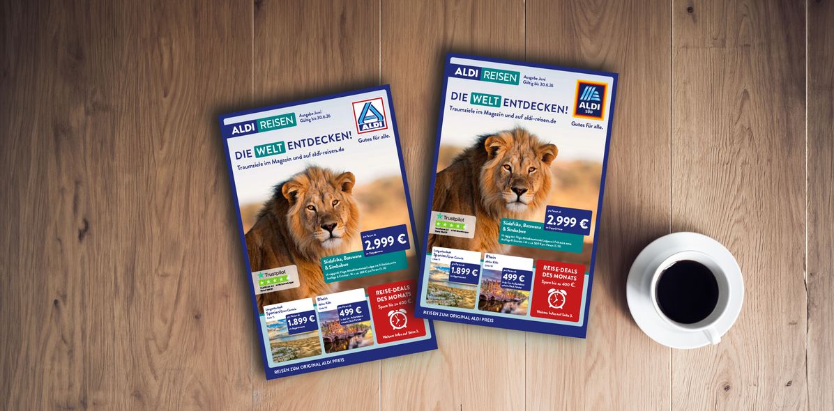 Titelblätter des ALDI Reisemagazins Nord & Süd vom Juni 2026 auf einem Tisch neben einer Tasse Kaffee