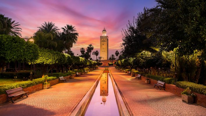 Koutoubia-Moschee in Marrakesch in Marokko während der Abenddämmerung