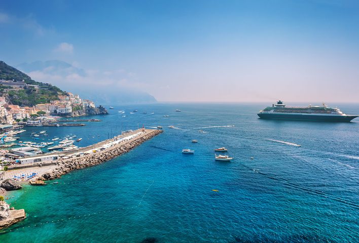 Kreuzfahrtschiff auf dem Mittelmeer