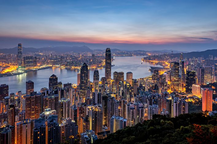 Blick vom Victoria Peak auf die Skyline Hongkong bei Nacht, China