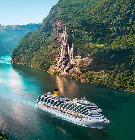 Costa Favolosa auf dem Geirange Fjord