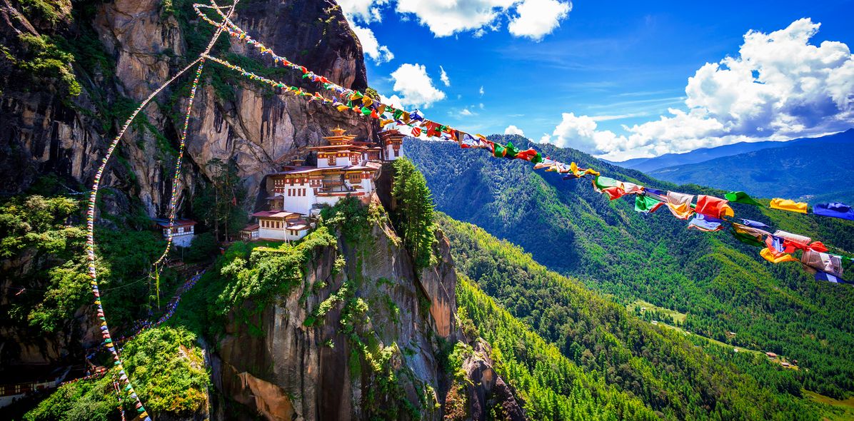 Kloster auf Berg in Bhutan
