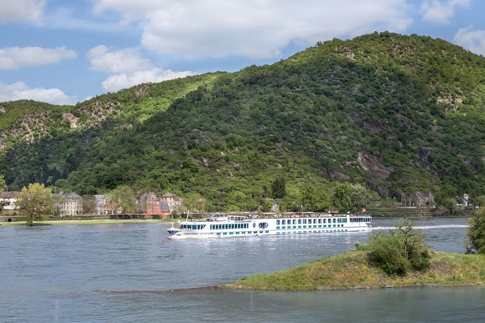 Compass Kreuzfahrten Empress Schiff