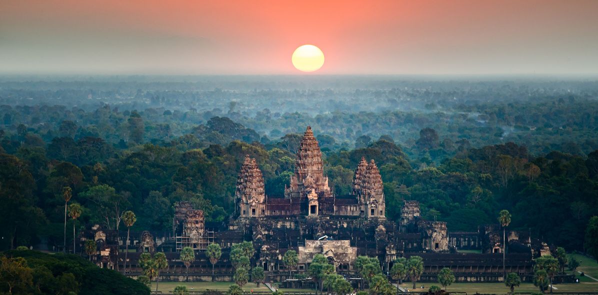 Blick auf Angkor Wat bei Sonnenuntergang