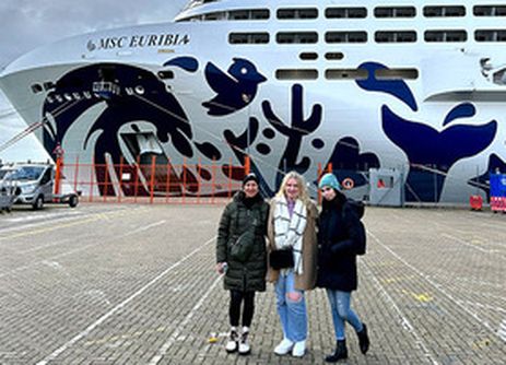 Kreuzfahrt-Kolleginnen Margot, Alicia und Xenia auf der MSC Euribia