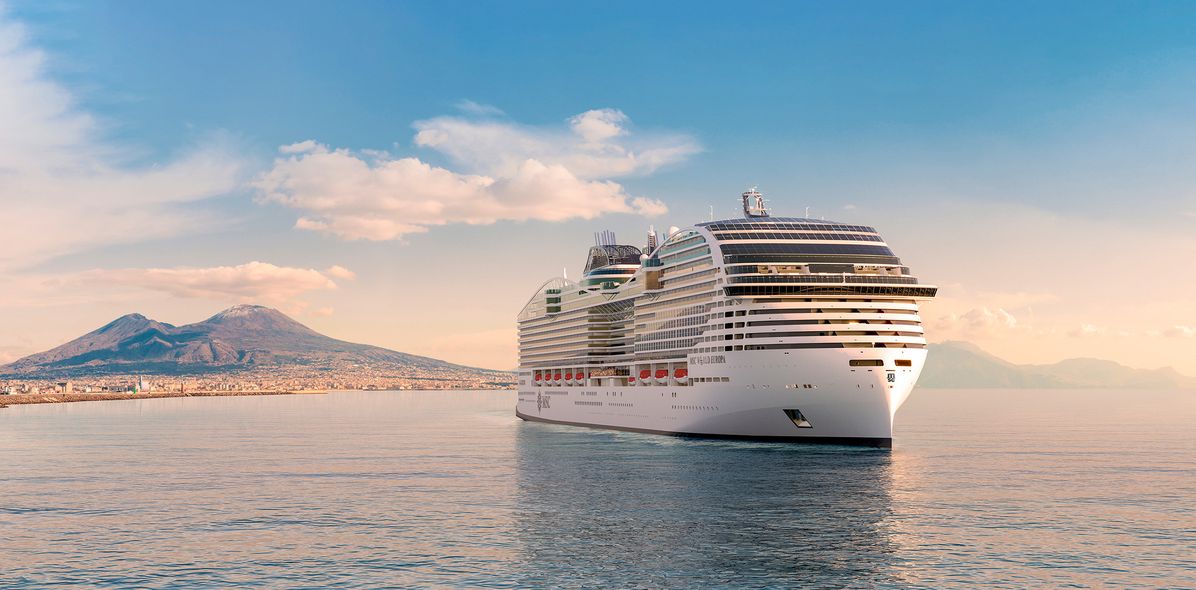 Kreuzfahrtschiff auf hoher See